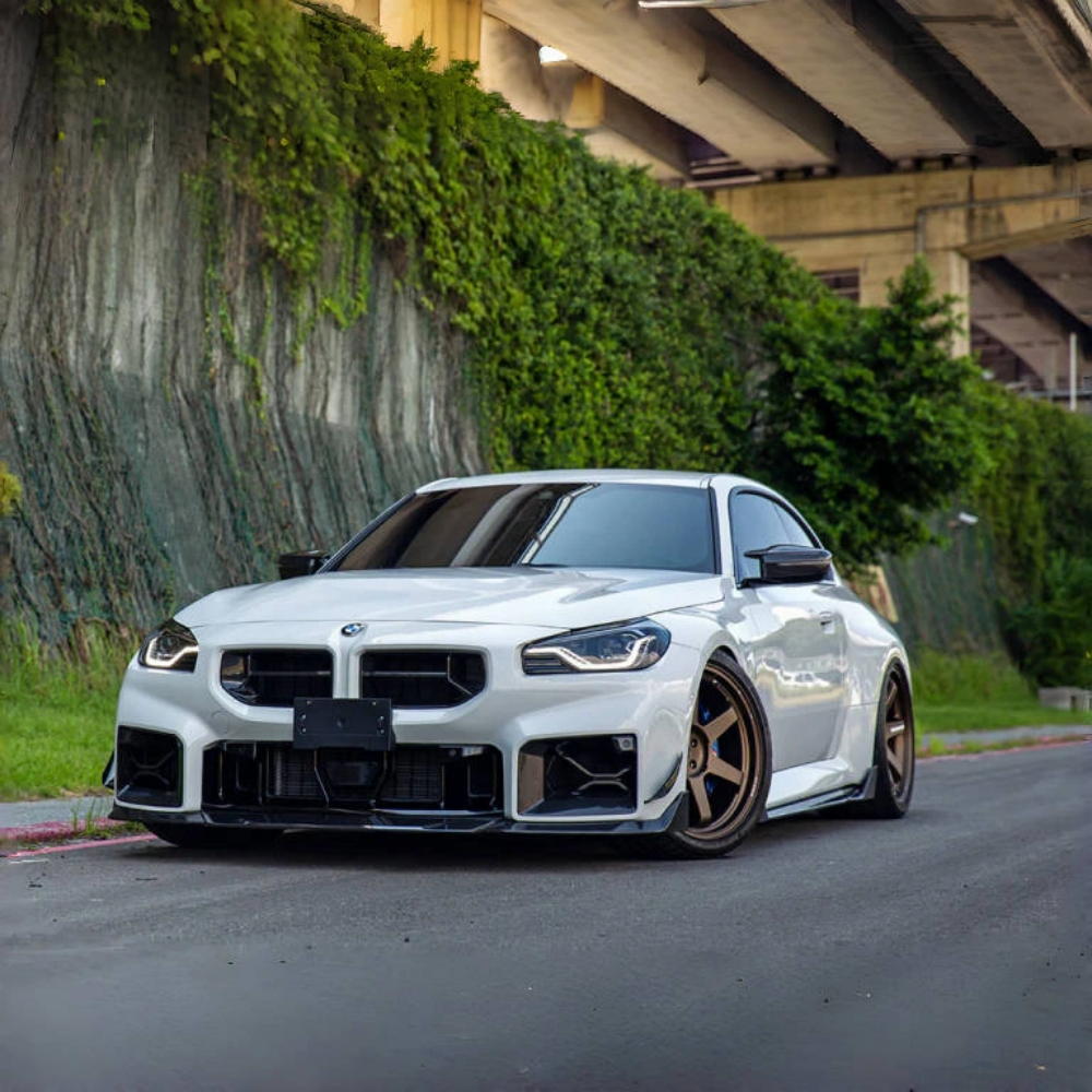 BMW G87 M2 2022+ CSL Style Gloss Black Carbon Fiber Front Grille